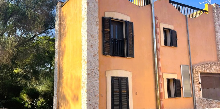 Townhouse in Cala Figuera, Mallorca, Spain 3 bedrooms, 156 sq.m. No. 111852