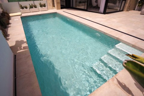 Villa for sale in La Florida, Alicante, Spain 3 bedrooms, 320 sq.m. No. 165360 - photo 3