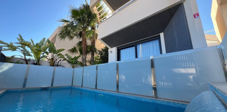 Villa La Veleta, Alicante, Spānijā 3 istabas, 140 m2 Nr. 165356