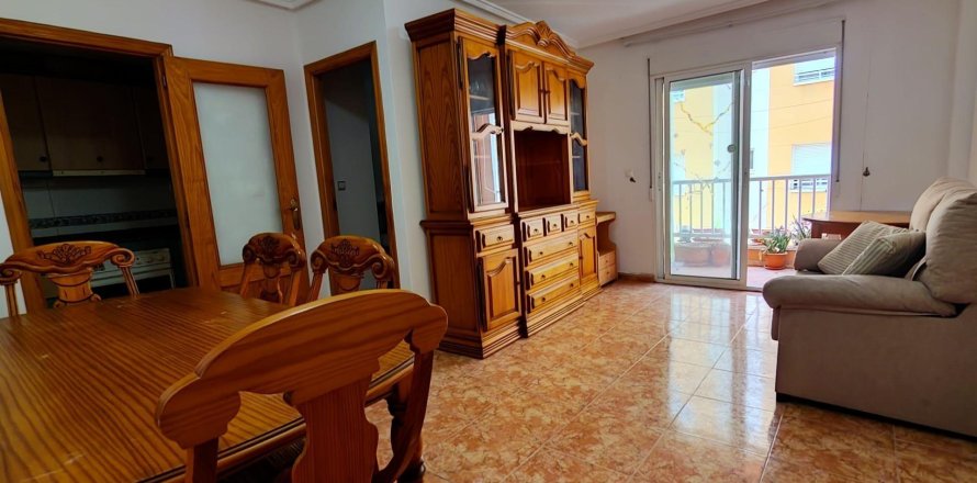 Apartment in Torrevieja, Alicante, Spain 2 bedrooms, 75 sq.m. No. 184253