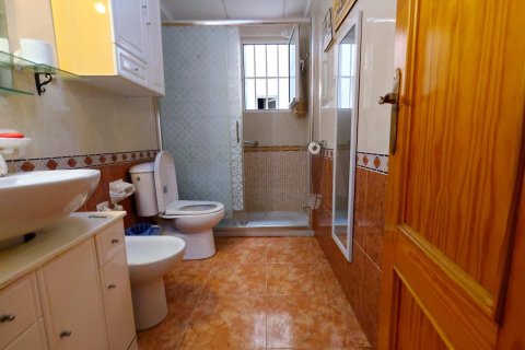 Apartment for sale in Torrevieja, Alicante, Spain 2 bedrooms, 75 sq.m. No. 184253 - photo 10