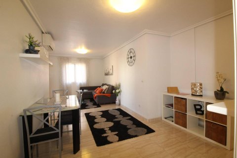 Apartment for sale in Torrevieja, Alicante, Spain 2 bedrooms, 67 sq.m. No. 184249 - photo 2