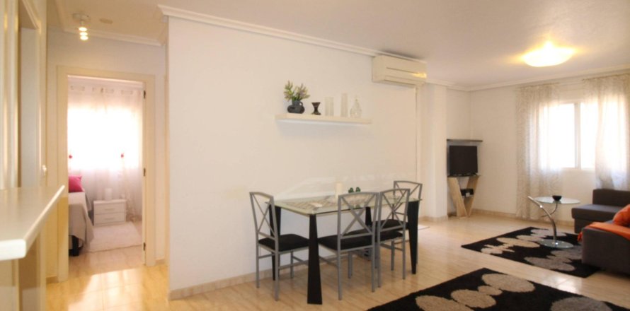 Apartment in Torrevieja, Alicante, Spain 2 bedrooms, 67 sq.m. No. 184249