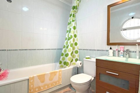 Radhus till salu i Alicante, Spanien 2 sovrum, 64 kvm. Nr. 144192 - foto 8