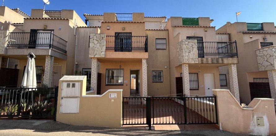 Townhouse Torrevieja, Alicante, Espagne 2 chambres, 90 m2 No. 138397