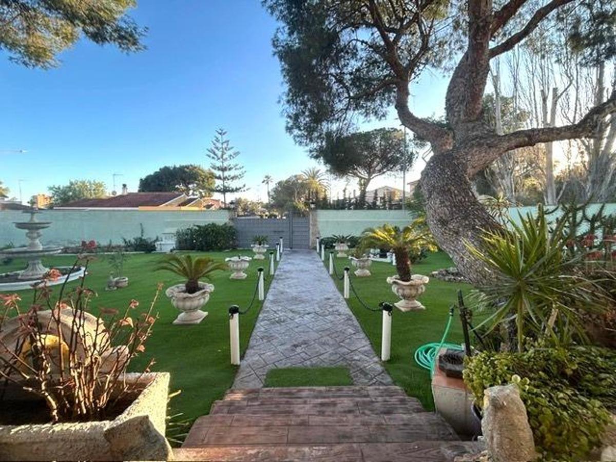 Villa a Alicante, Spagna 3 camere da letto, 200 mq. N° 149123