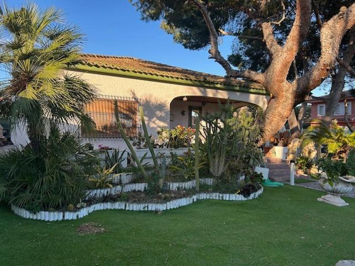 Villa a Alicante, Spagna 3 camere da letto, 200 mq. N° 149123