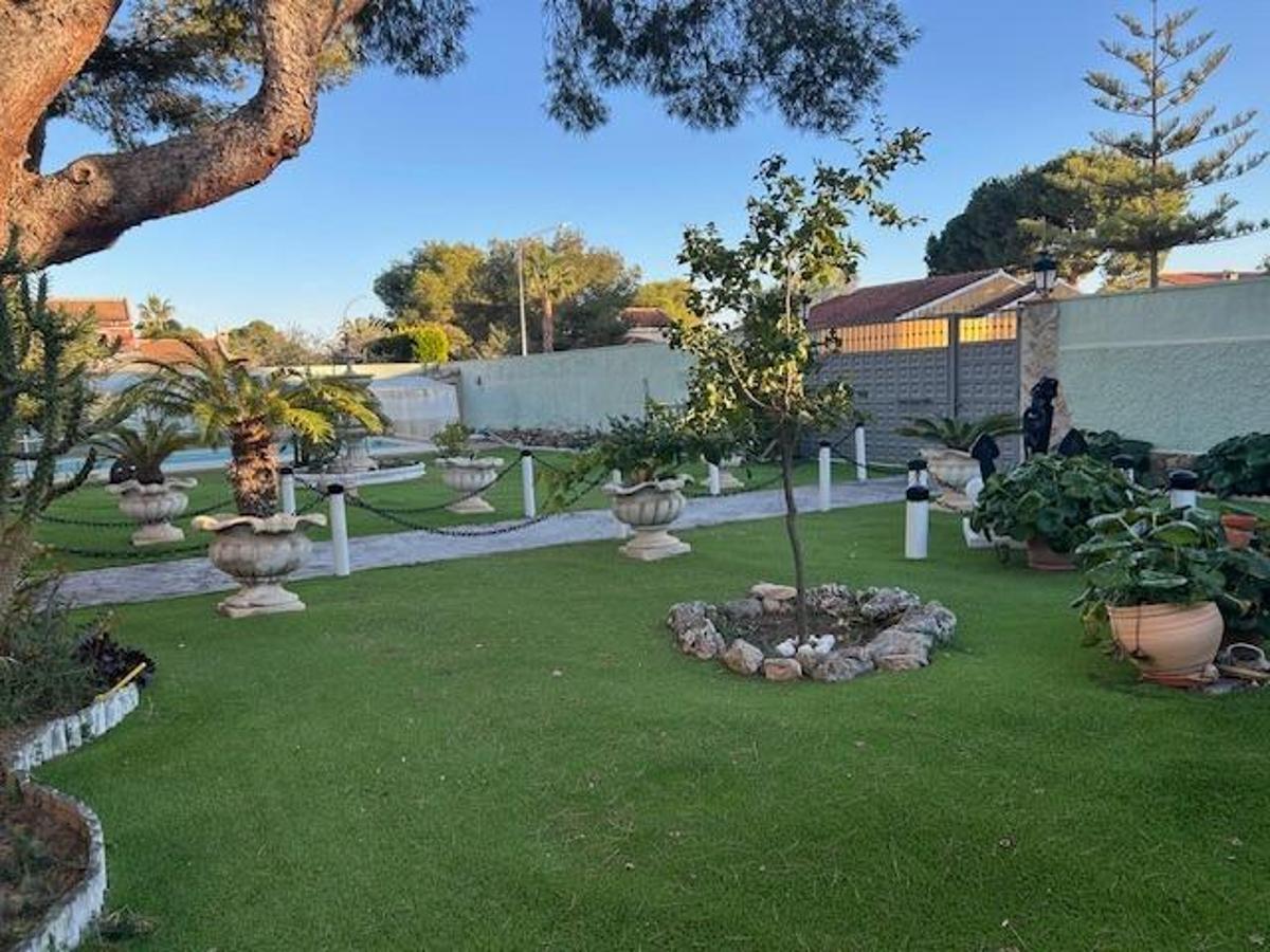 Villa a Alicante, Spagna 3 camere da letto, 200 mq. N° 149123