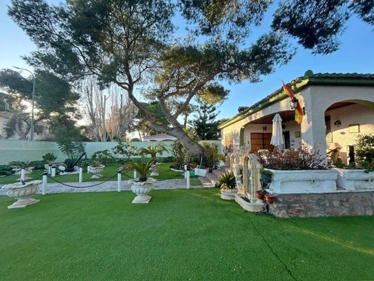 Villa a Alicante, Spagna 3 camere da letto, 200 mq. N° 149123