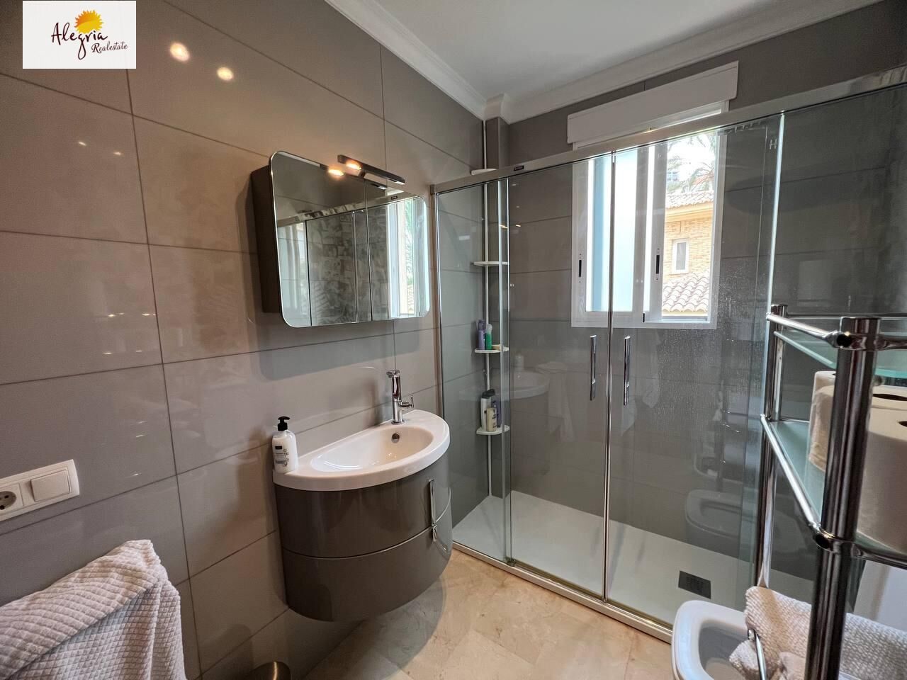 Villa i Cullera, Valencia, Spanien 5 sovrum, 400 kvm. Nr. 179295