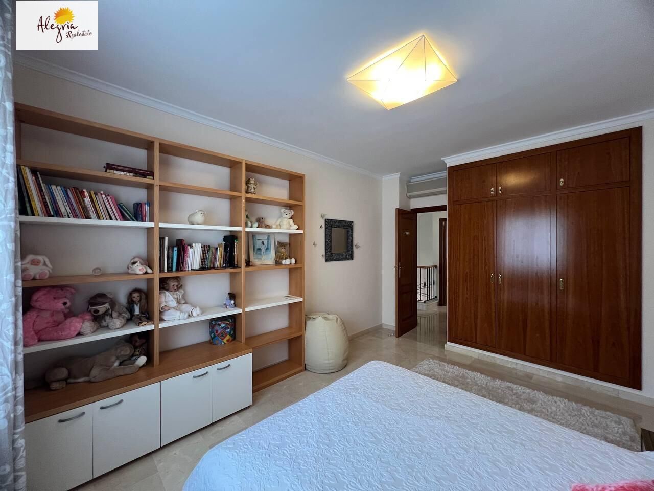 Villa i Cullera, Valencia, Spanien 5 sovrum, 400 kvm. Nr. 179295