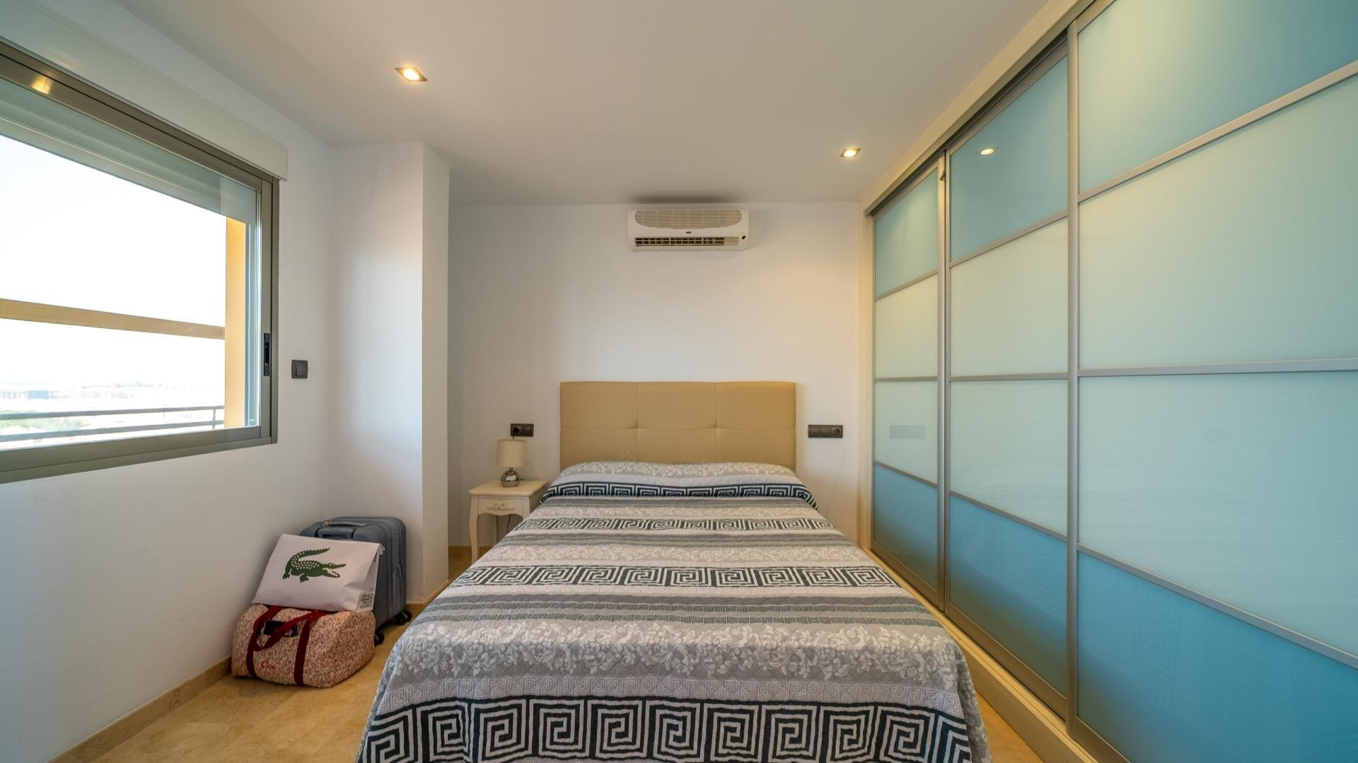 Kattohuoneisto Alicante, Espanja 2 makuuhuonetta, 130 m2 No. 179298