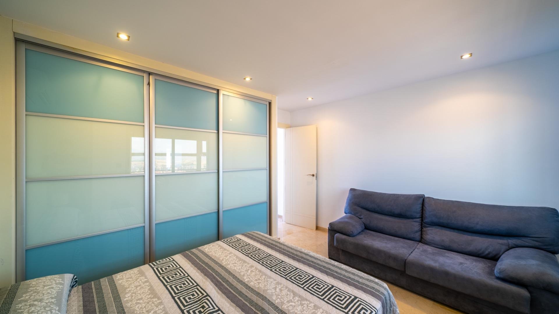 Kattohuoneisto Alicante, Espanja 2 makuuhuonetta, 130 m2 No. 179298