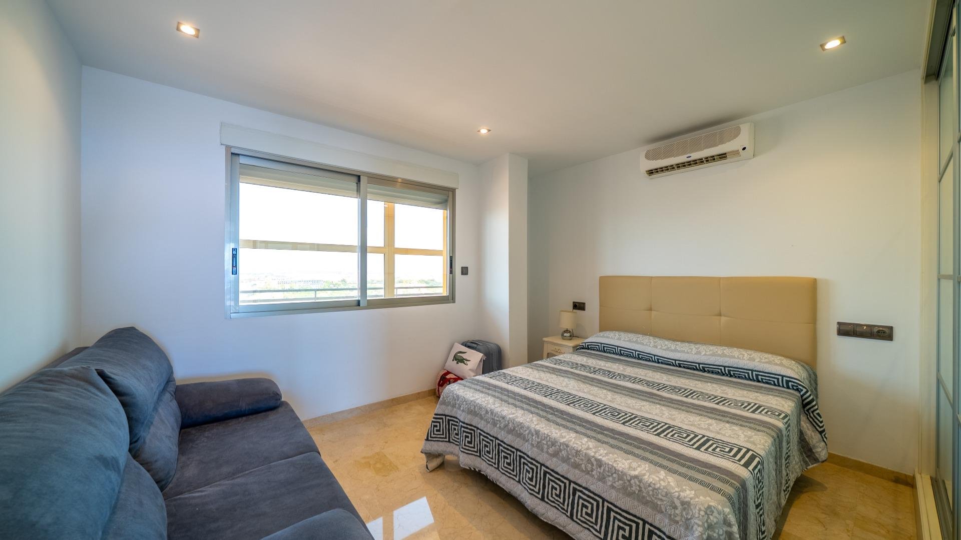 Kattohuoneisto Alicante, Espanja 2 makuuhuonetta, 130 m2 No. 179298