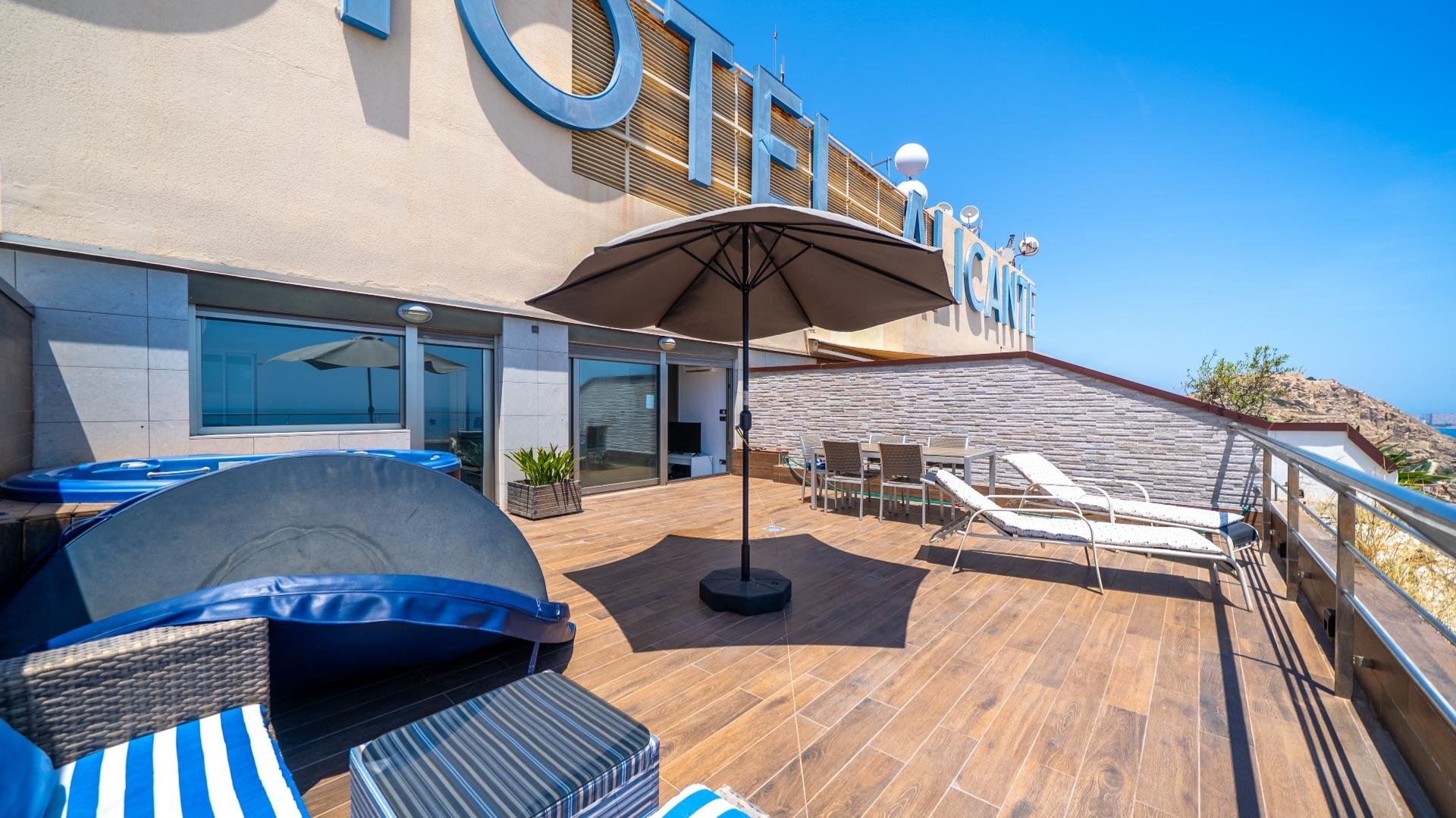 Kattohuoneisto Alicante, Espanja 2 makuuhuonetta, 130 m2 No. 179298