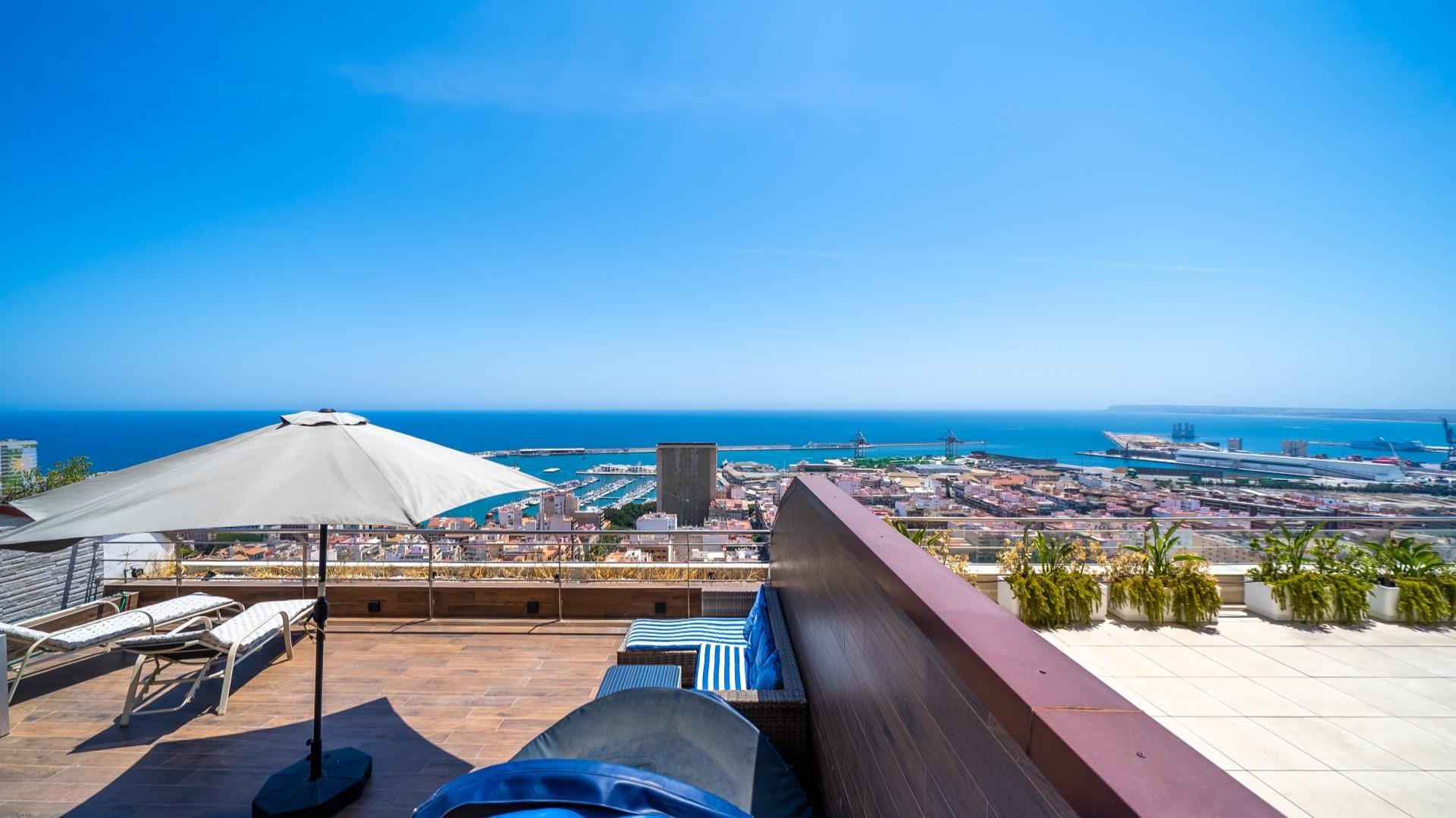 Kattohuoneisto Alicante, Espanja 2 makuuhuonetta, 130 m2 No. 179298