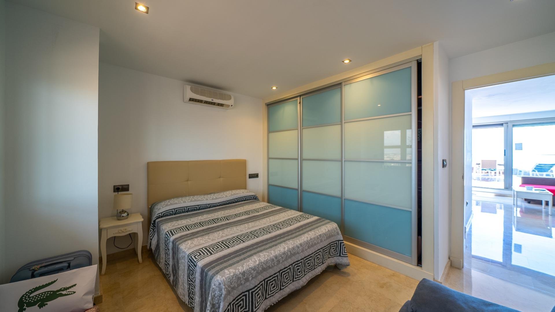 Kattohuoneisto Alicante, Espanja 2 makuuhuonetta, 130 m2 No. 179298