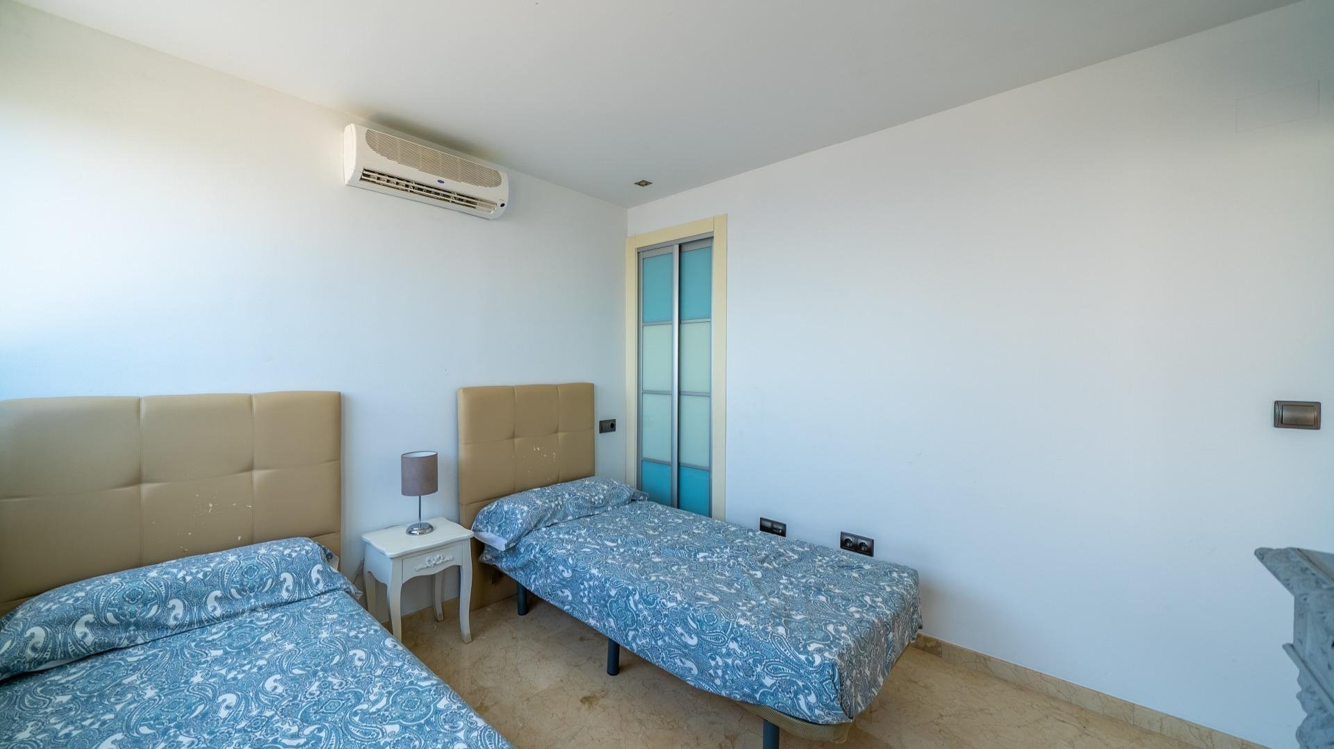 Kattohuoneisto Alicante, Espanja 2 makuuhuonetta, 130 m2 No. 179298
