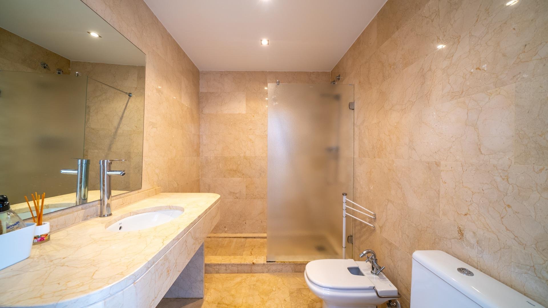 Kattohuoneisto Alicante, Espanja 2 makuuhuonetta, 130 m2 No. 179298