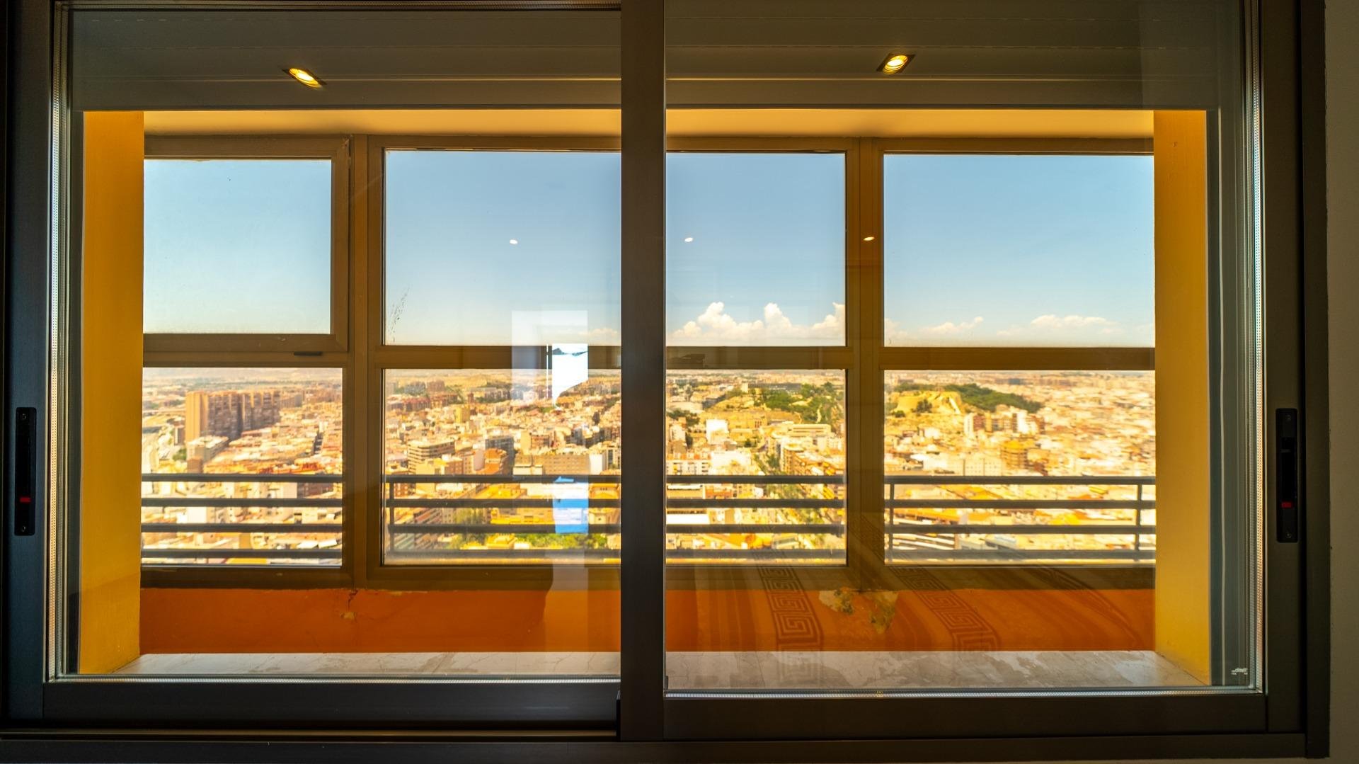 Kattohuoneisto Alicante, Espanja 2 makuuhuonetta, 130 m2 No. 179298