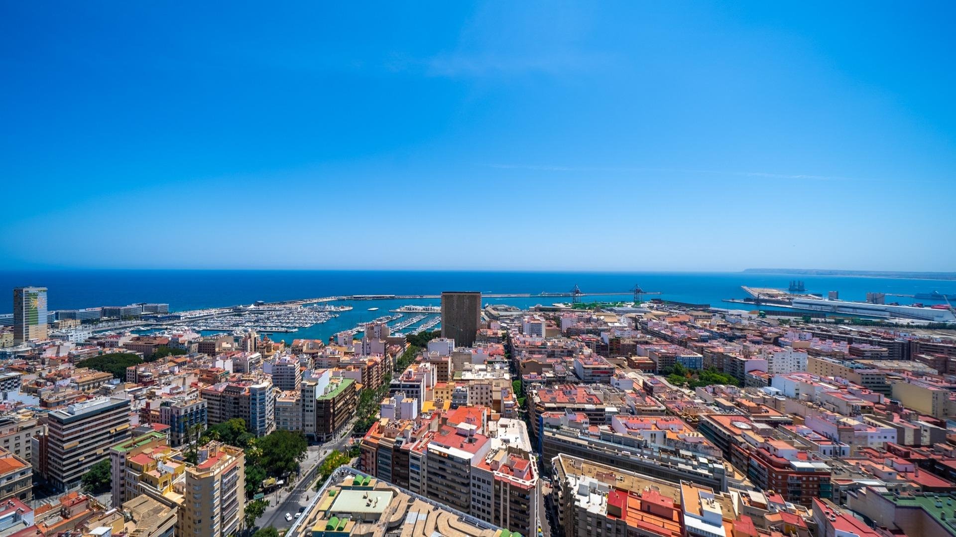 Kattohuoneisto Alicante, Espanja 2 makuuhuonetta, 130 m2 No. 179298