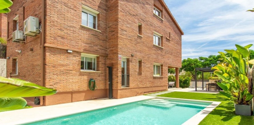 Дом в Эль Масноу, Барселона, Испания 4 спальни, №140797