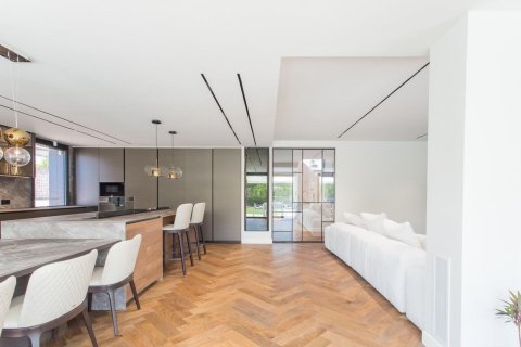 Сasa en venta en Sant Andreu de Llavaneres, Barcelona, España 5 dormitorios, No. 140799 - foto 6