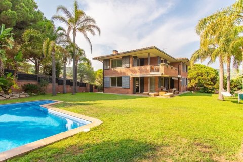 Сasa en venta en Sant Andreu de Llavaneres, Barcelona, España 5 dormitorios, No. 140798 - foto 1