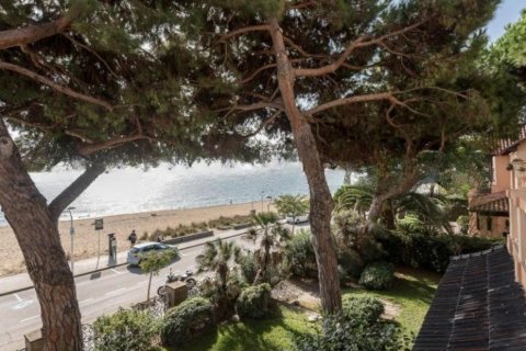 Hus till salu i Sant Vicenc De Montalt, Barcelona, Spanien 9 sovrum, 1600 kvm. Nr. 140794 - foto 2