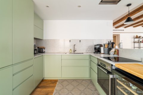 Huoneisto myytävänä Barcelona, Espanja, 3 makuuhuonetta, 172 m2 No. 143310 - kuva 7