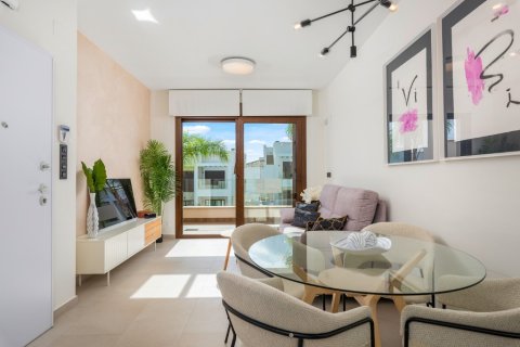 Huoneisto myytävänä Los Balcones, Alicante, Espanja, 2 makuuhuonetta, 63 m2 No. 144890 - kuva 1