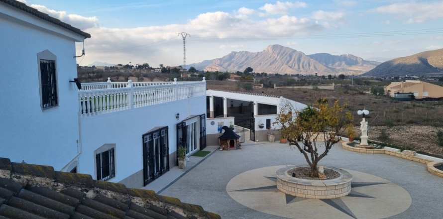 Вилла в Хондон-де-лос-Фрайлес, Аликанте, Испания 6 спален, 516м2 №146904