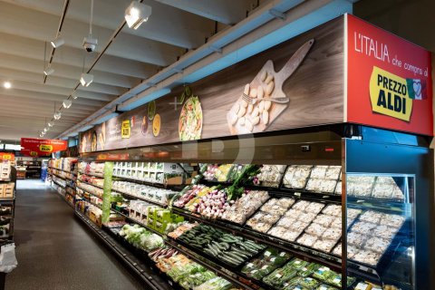 Retail store for sale in Barcelona, Spain 3030 sq.m. No. 154862 - photo 2