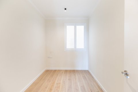 Apartamento en venta en Barcelona, España 3 dormitorios, No. 140831 - foto 17