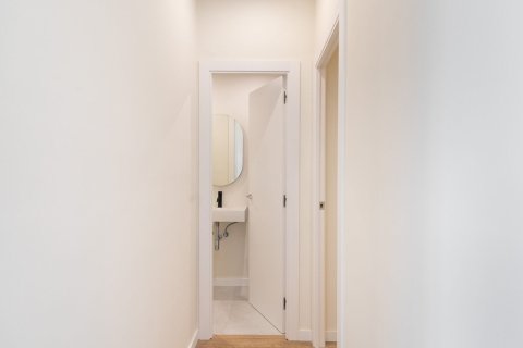 Apartamento en venta en Barcelona, España 3 dormitorios, No. 140831 - foto 22
