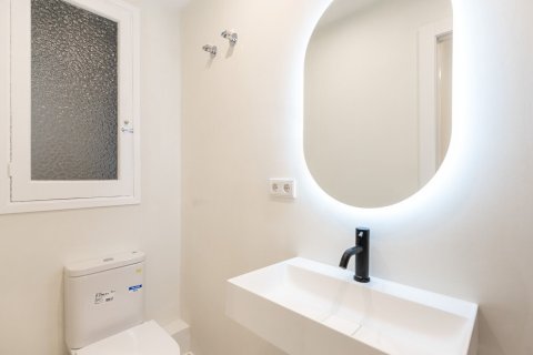 Apartamento en venta en Barcelona, España 3 dormitorios, No. 140831 - foto 20