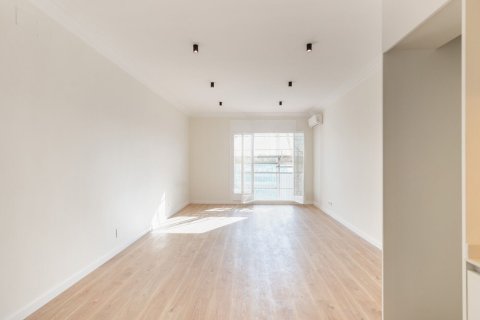 Apartamento en venta en Barcelona, España 3 dormitorios, No. 140831 - foto 24