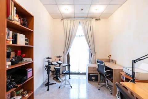 Apartamento en venta en Barcelona, España 3 dormitorios, No. 140830 - foto 23