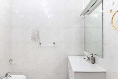 Apartamento en venta en Barcelona, España 3 dormitorios, No. 140830 - foto 19