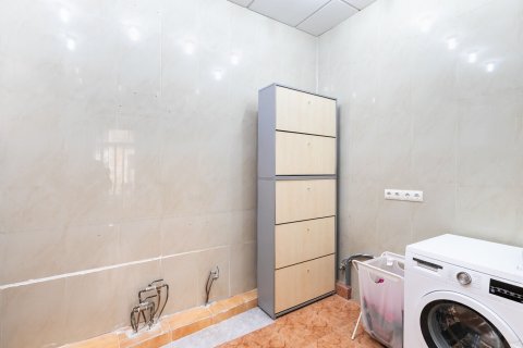 Apartamento en venta en Barcelona, España 3 dormitorios, No. 140830 - foto 27