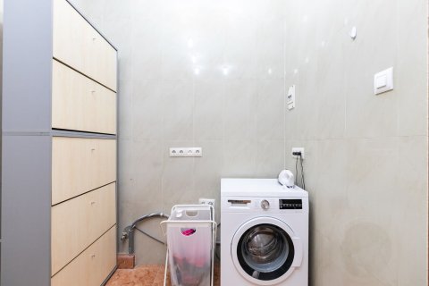 Apartamento en venta en Barcelona, España 3 dormitorios, No. 140830 - foto 28