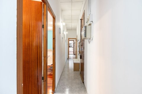 Apartamento en venta en Barcelona, España 3 dormitorios, No. 140830 - foto 29