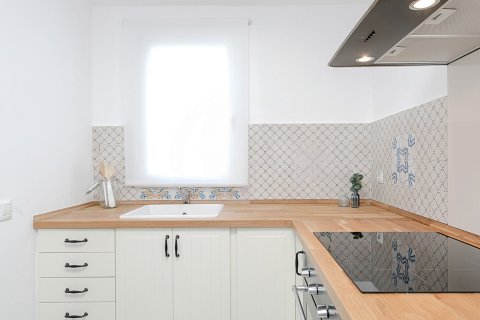 Apartment à vendre à Barcelona, Espagne, 2 chambres, No. 140833 - photo 13