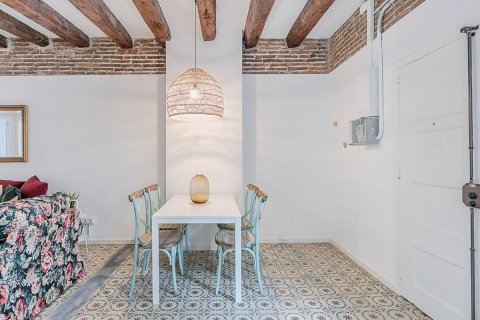 Apartment à vendre à Barcelona, Espagne, 2 chambres, No. 140833 - photo 3