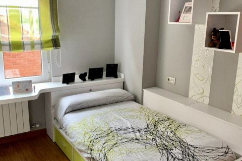 Radhus till salu i San Andres del Rabanedo, Leon, Spanien 4 sovrum, 194 kvm. Nr. 153086 - foto 25