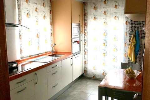 Radhus till salu i San Andres del Rabanedo, Leon, Spanien 4 sovrum, 194 kvm. Nr. 153086 - foto 3