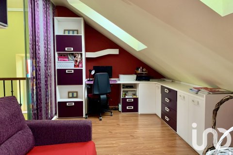 Radhus till salu i San Andres del Rabanedo, Leon, Spanien 4 sovrum, 194 kvm. Nr. 153086 - foto 9