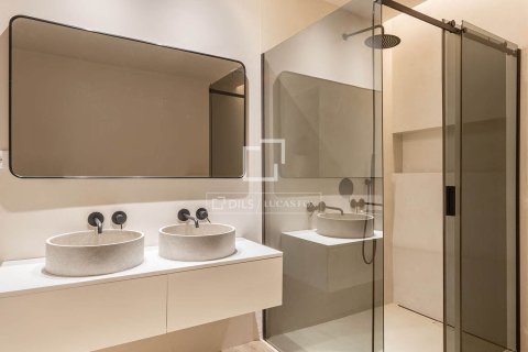 Apartment for sale in Barcelona, Spain 2 bedrooms, 108 sq.m. No. 150747 - photo 14