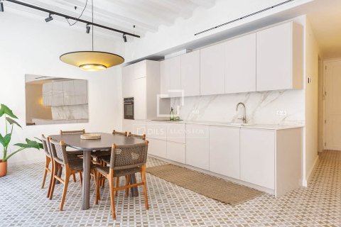 Apartment for sale in Barcelona, Spain 2 bedrooms, 108 sq.m. No. 150747 - photo 9