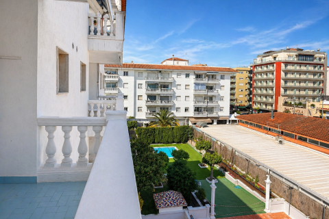 Продажа квартиры в Бланес, Герона, Испания 2 спальни, 53м2 №166696 - фото 3